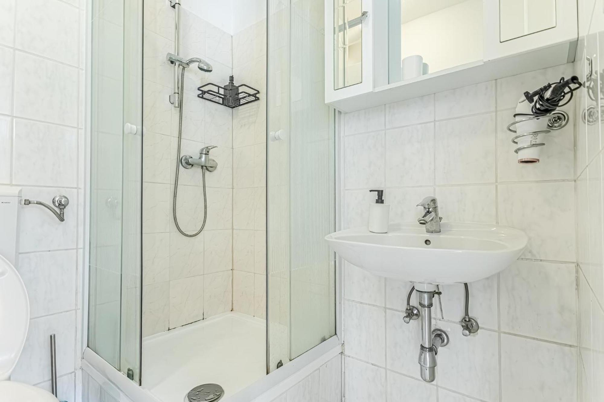 City Vibes: 1Br Apt, 10 Min To Westbahnhof Vídeň Exteriér fotografie
